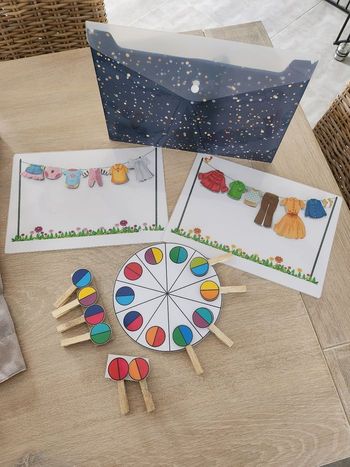 Jeux scratchs et pinces façon montessori