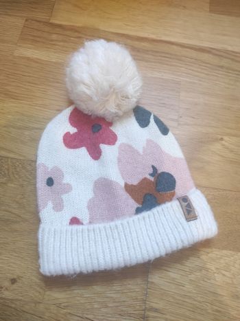 Bonnet tape a l'oeil