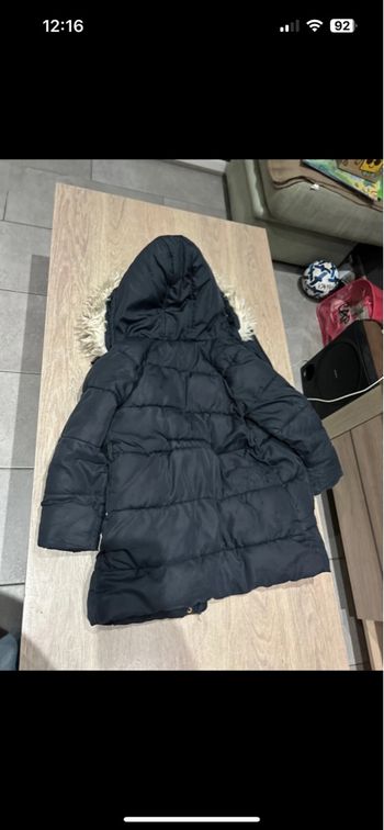 Manteau noir fille chaud à capuche moumoute enlevable 8 ans