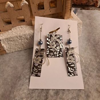 Boucles d'oreilles pendante avec pendentif assortie noir et grise