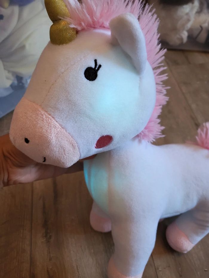 Peluche licorne lumineuse