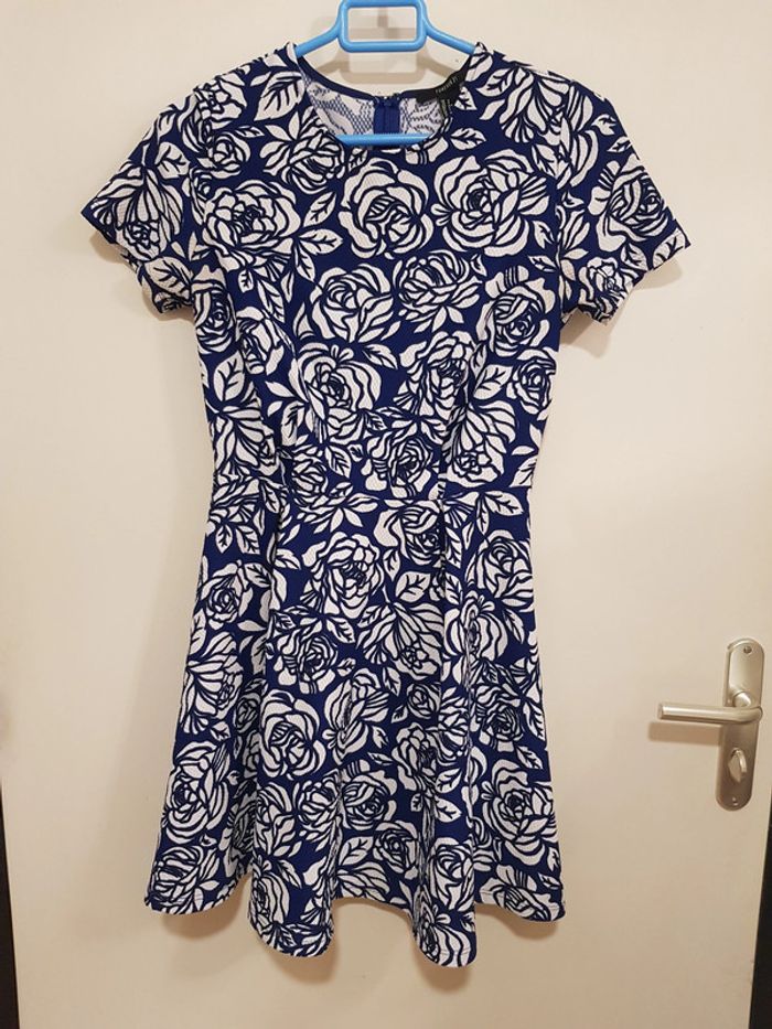 Robe à fleurs bleue - photo numéro 2