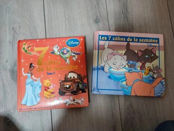 Lot 2 livres Disney les 7 câlins de la semaine