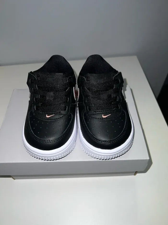Basket Nike taille 21 unisex sans lacets - photo numéro 6