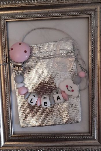 Attache tétine personnalisé avec adaptateur et pochette cadeau