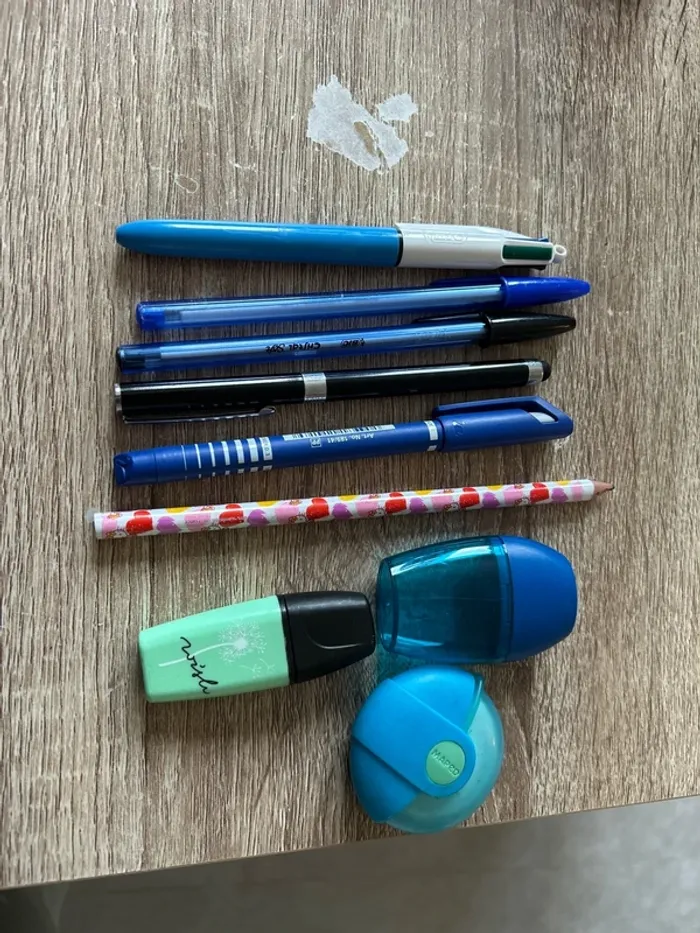 Lot fournitures scolaires - photo numéro 2