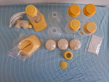Tire lait + divers accessoires Médéla Harmony