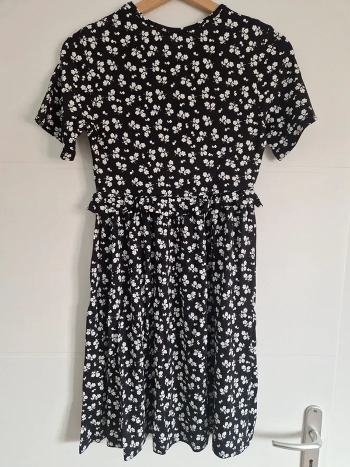 Robe Boohoo taille 38 - photo numéro 5