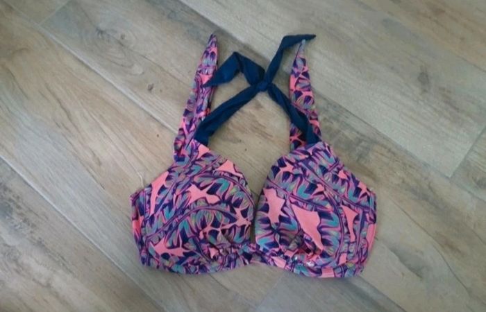 Haut soutien gorge maillot de bain Décathlon Olaian 95D