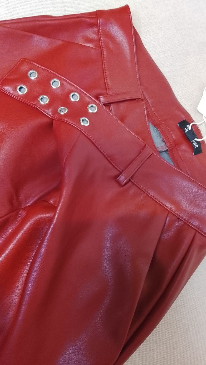 Pantalon rouge T34