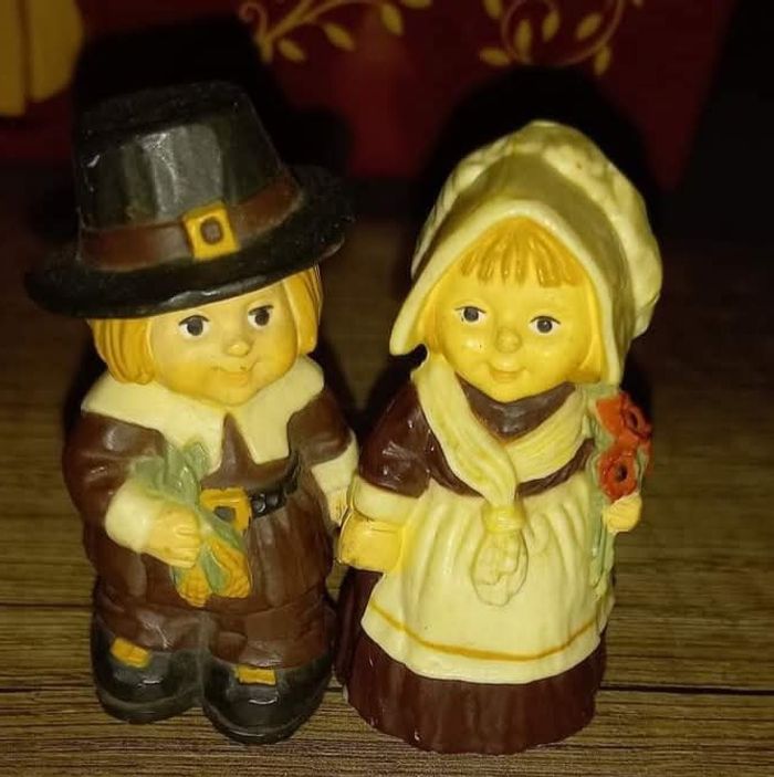 Figurine vintage Hallmark Cards Thanksgiving Pilgrims Couple Environ 6 cm