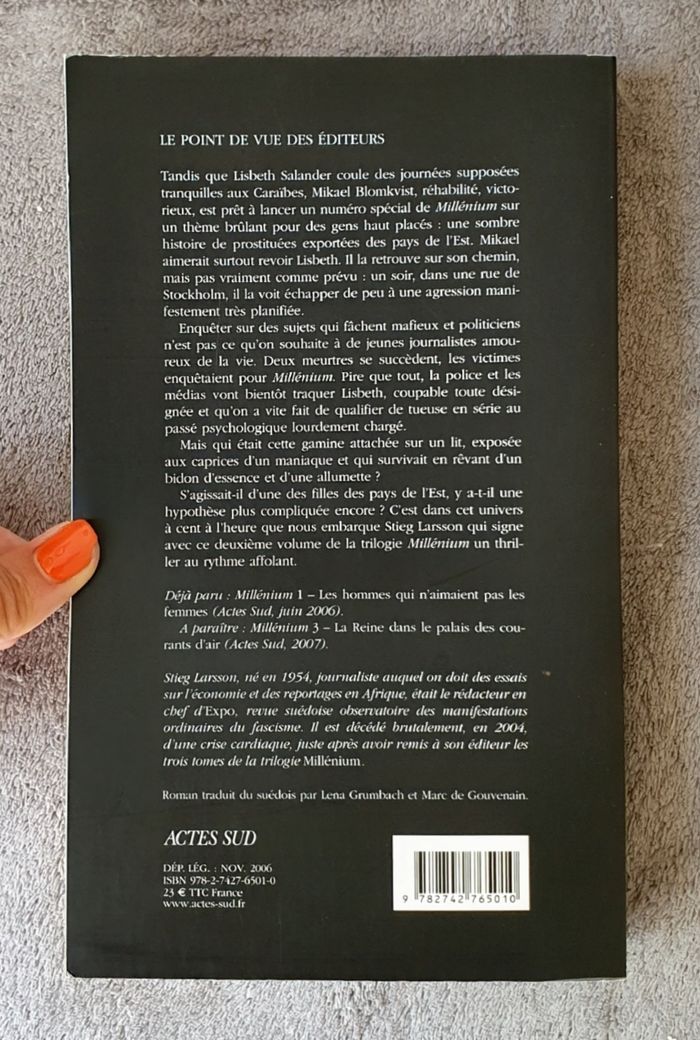 Thriller 2/3 "Millenium 2 - La Fille qui rêvait d'un bidon d'essence et d'une allumette" / Larsson - photo numéro 2