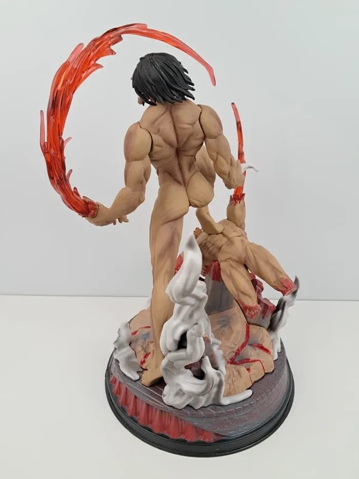 Diorama Eren Jäger tirée de L'Attaque des Titans - photo numéro 4