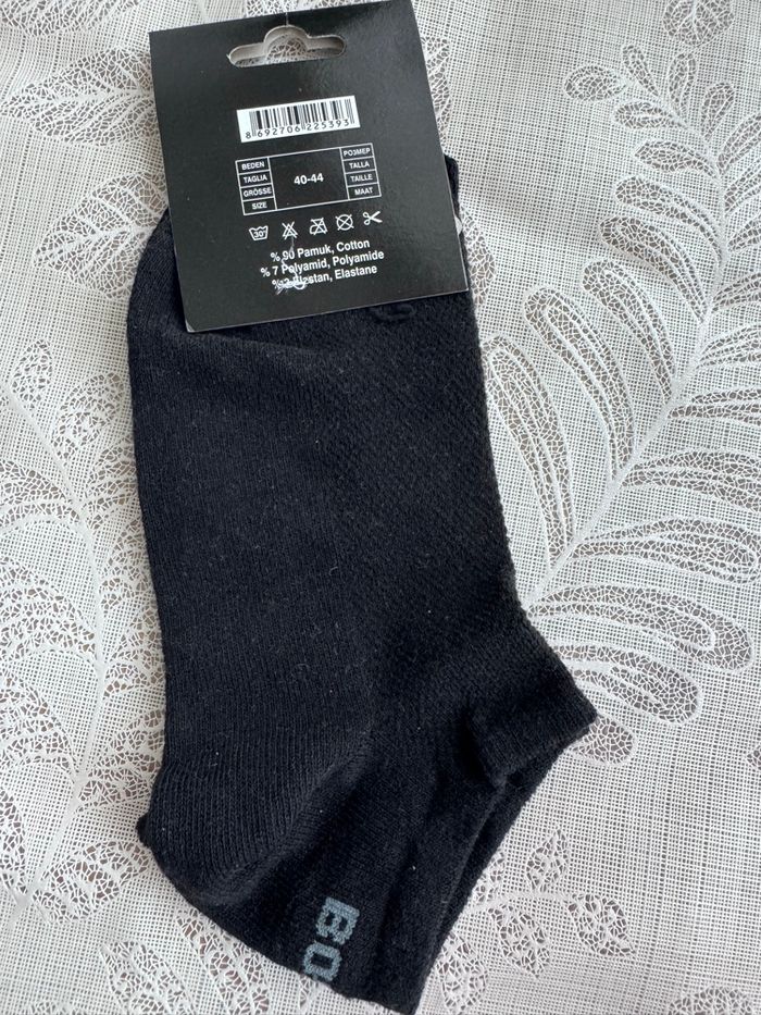 Chaussette Hugo Boss neuve - photo numéro 2