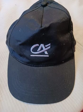 casquette noire CA