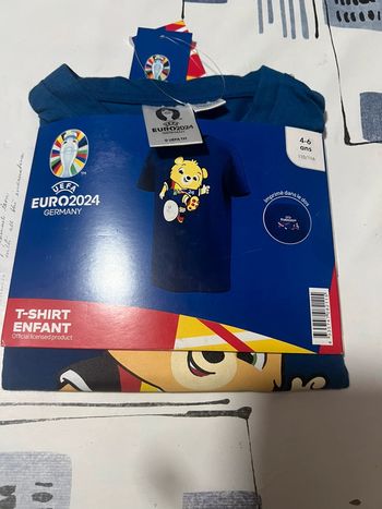 Tee shirt enfant Euro2024 taille 4/6 ans neuf !