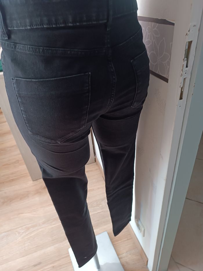 Jean femme t 38 Kiabi - photo numéro 4