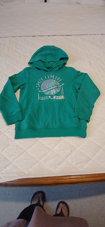 Pull à capuche taille 10 ans