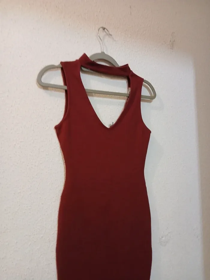 Robe bordeaux élastique " pull&bear" taille xs - photo numéro 2
