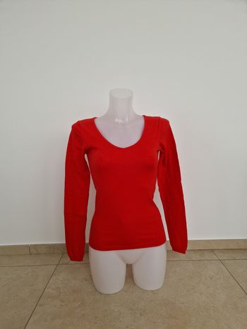 Pull fin rouge col v arrondi Mim