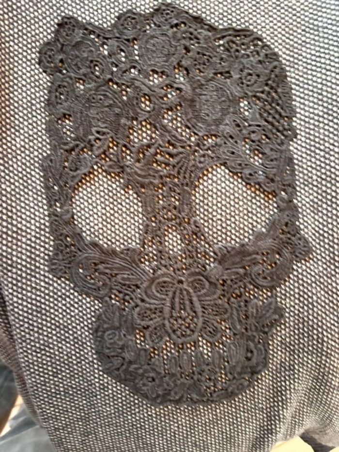 Pull tête de mort - photo numéro 3