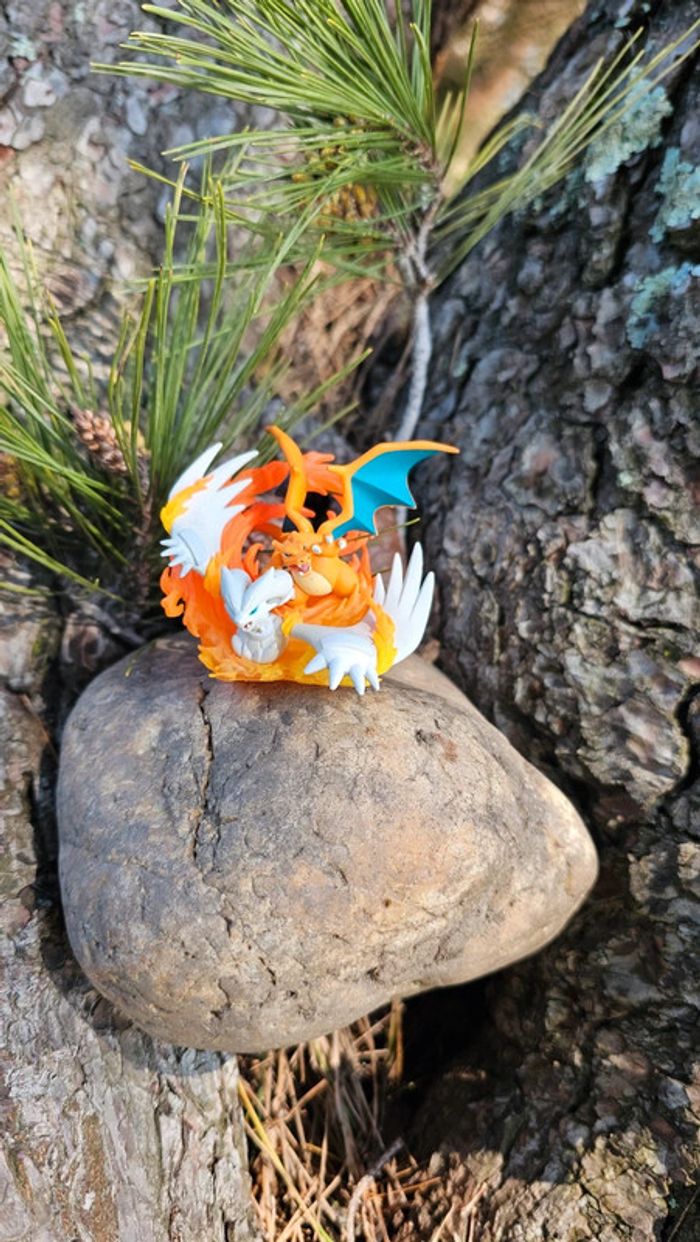 Super figurine Pokemon Nintendo Dracaufeu et Reshiram - photo numéro 3