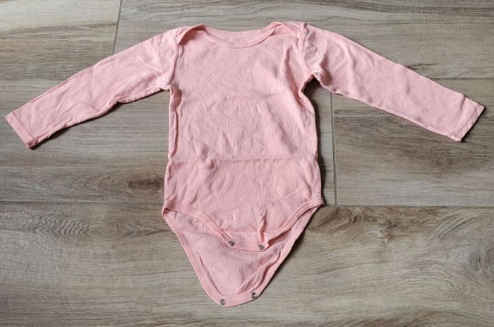 Lot de 7 bodies manches longues taille 36 mois - photo numéro 6