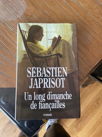 Livre un long dimanche de fiançailles
