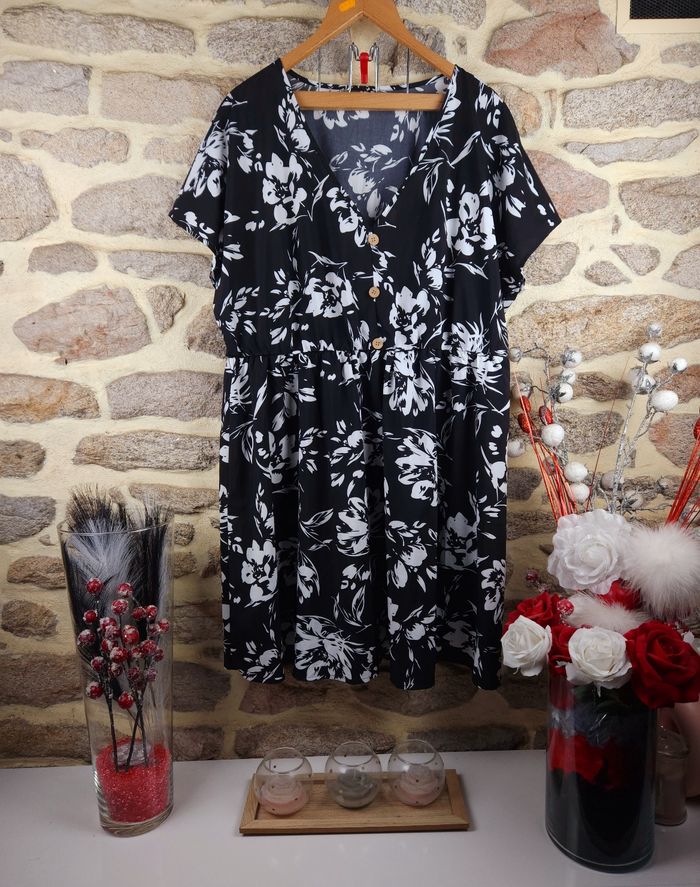 Robe manches chauve souris noir et blanc Femme Taille 54 marque Boohoo 💎