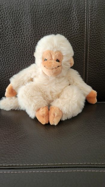 Peluche singe blanc crème