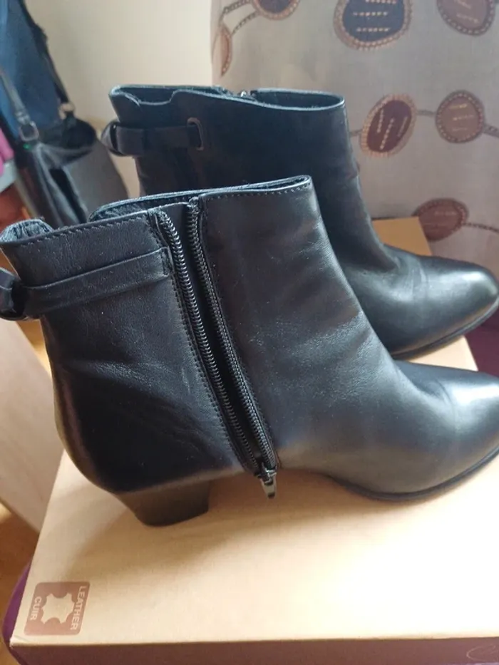 Jolie paire de bottines - photo numéro 6