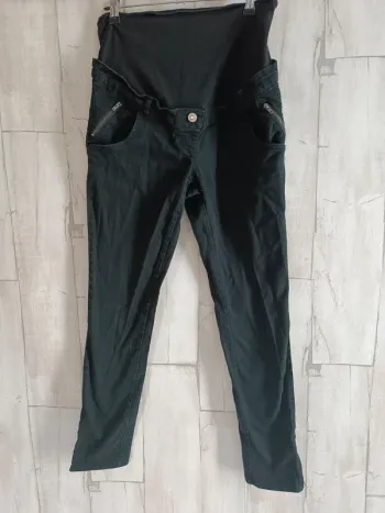 Pantalon noir de grossesse