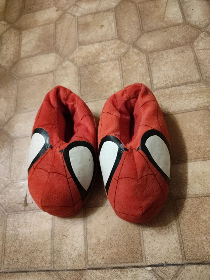 Chausson spiderman 24