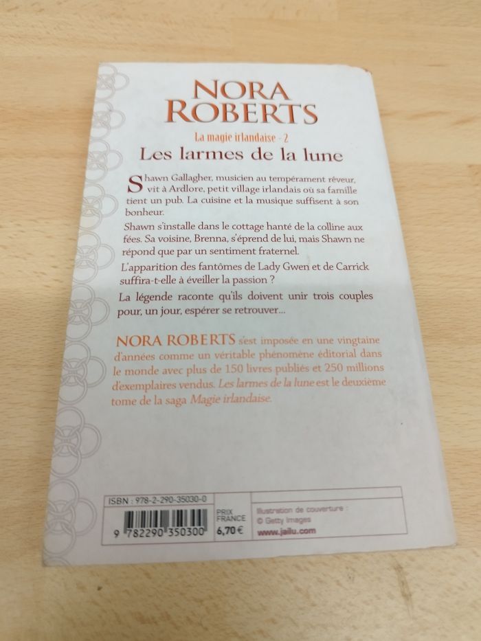 NORA ROBERTS
La magie irlandaise - 2
Les larmes de la lune
roman - photo numéro 2