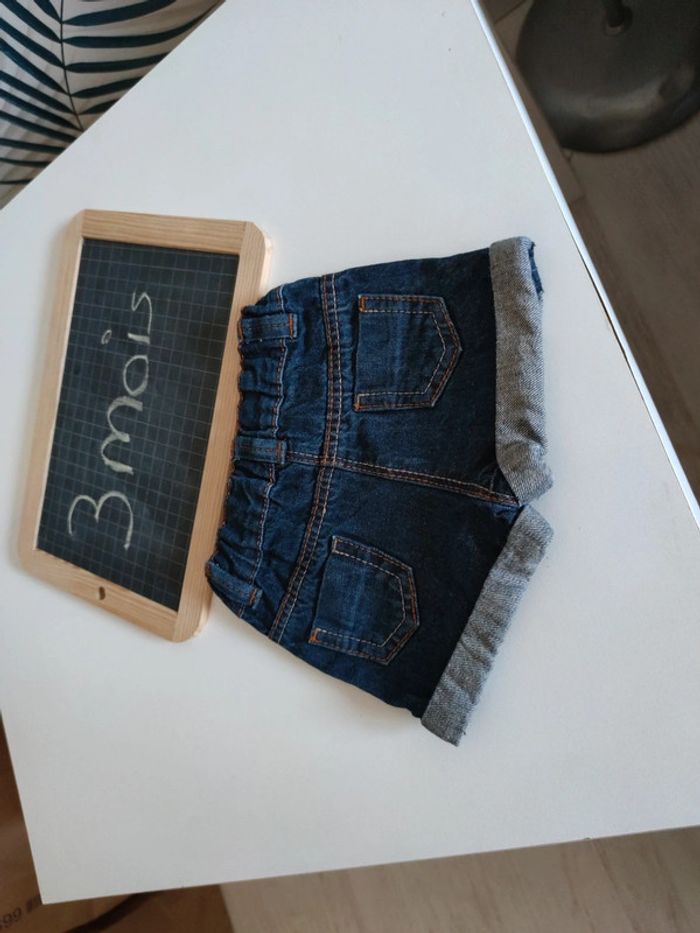 Short en jeans 3 mois - photo numéro 4