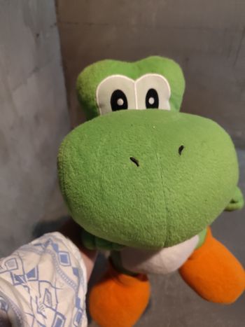 Peluche Yoshi