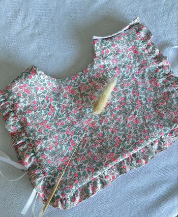 Bavoir plastron taille 3-6 mois en véritable liberty 