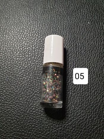 Paillettes pour les yeux Essence