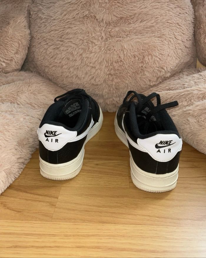 Nike Air Force 1 noires et blanches femme - photo numéro 3
