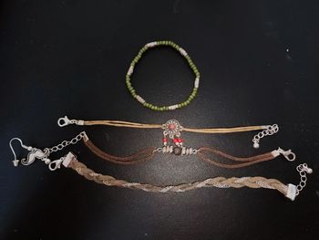 Lot 4 bracelets