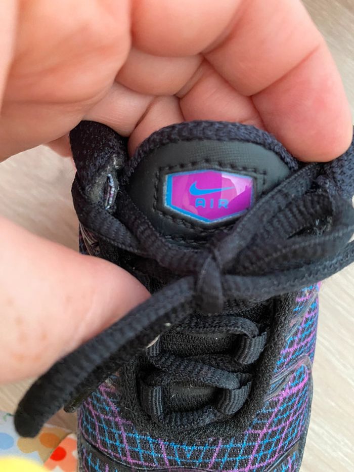 Nike Tn enfant 23,5 - photo numéro 3