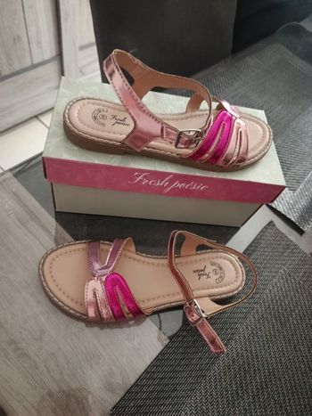 Sandale été taille 34 neuve