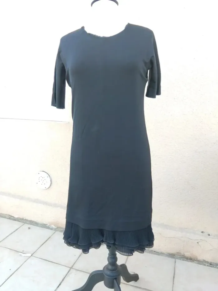 Tres belle petite robe noire Max Mara t38 - photo numéro 2