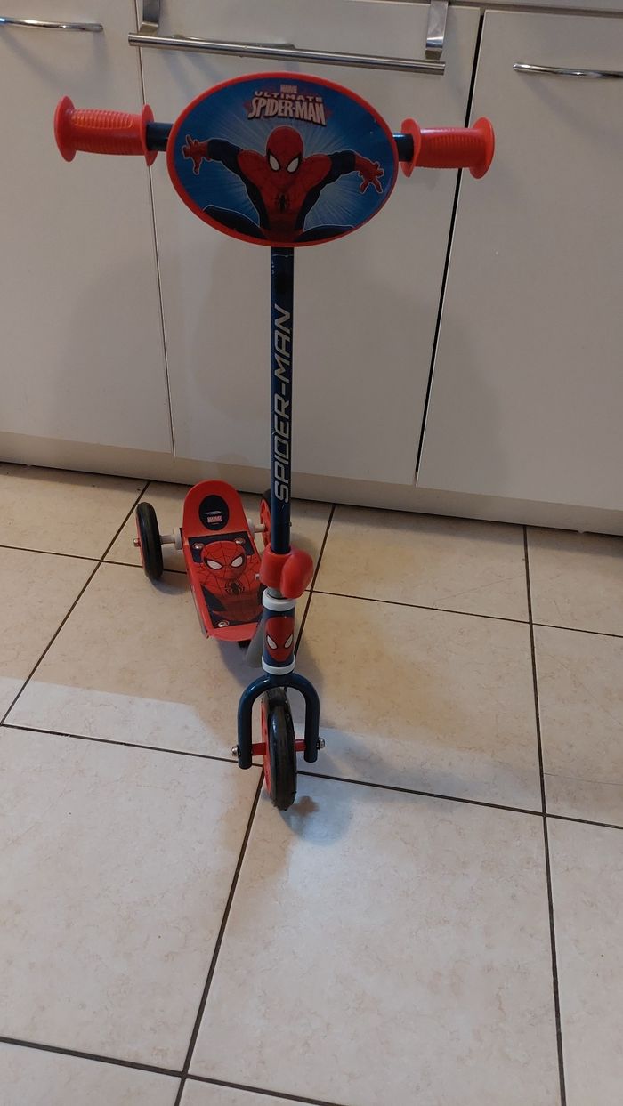 Trottinette spiderman - photo numéro 2