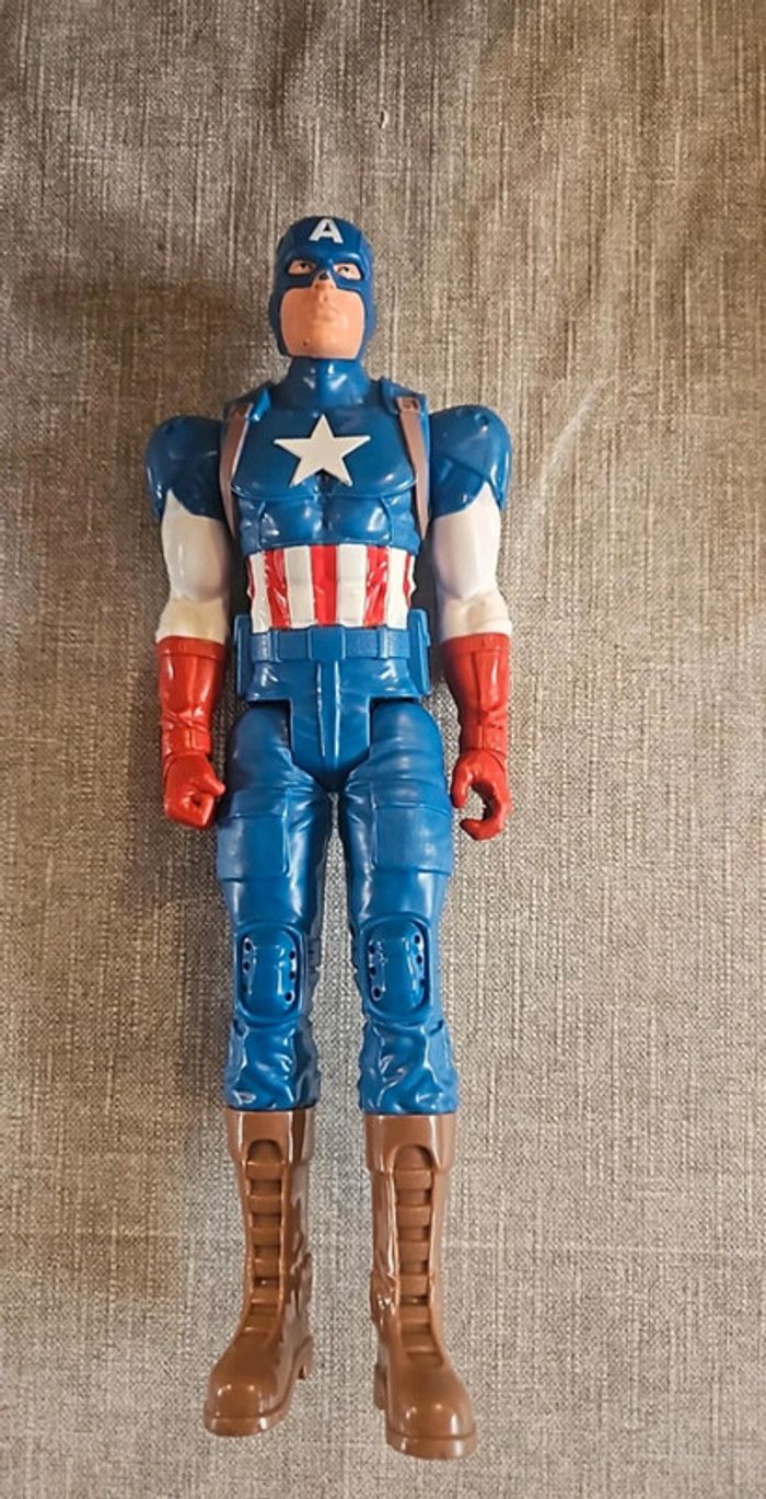 Figurine marvel titan hero captain america