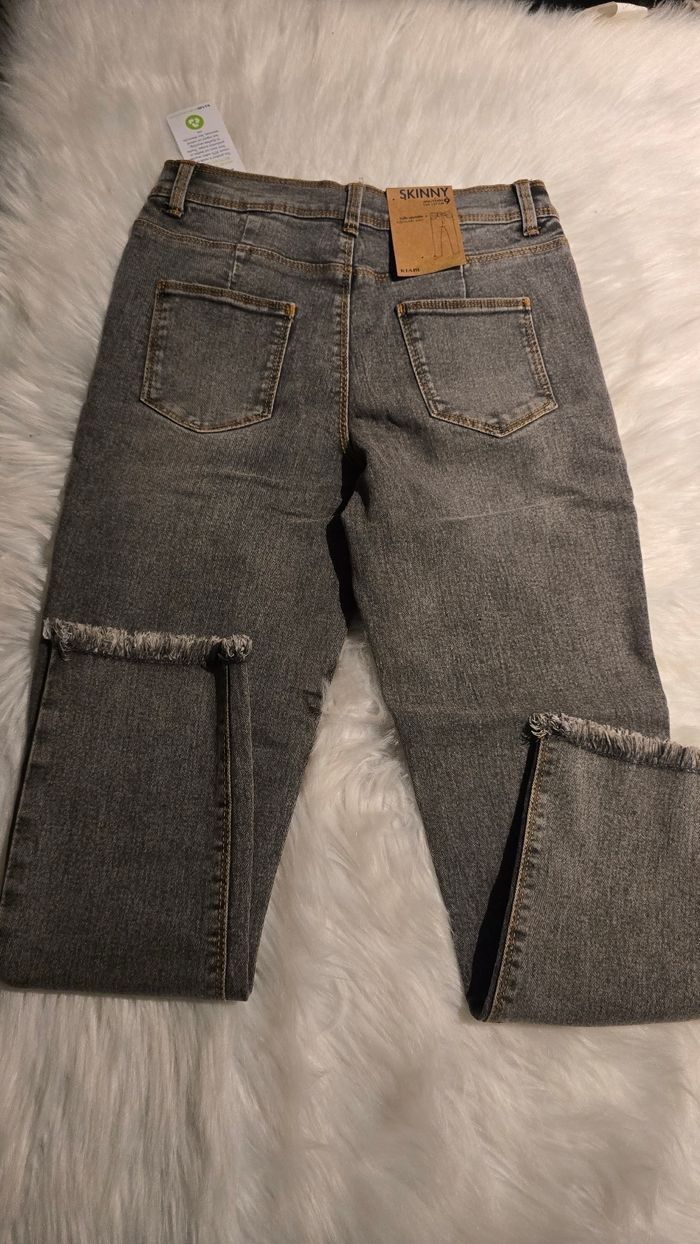 Neuf (non porté) 🏷🥰😍 jeans skinny 9 ans fille 😍🥰 - photo numéro 4