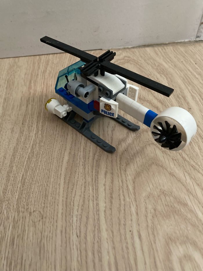 Hélicoptère police lego - photo numéro 3