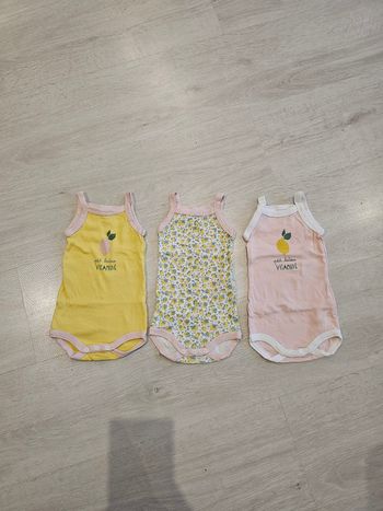Lot de 3 bodys débardeur