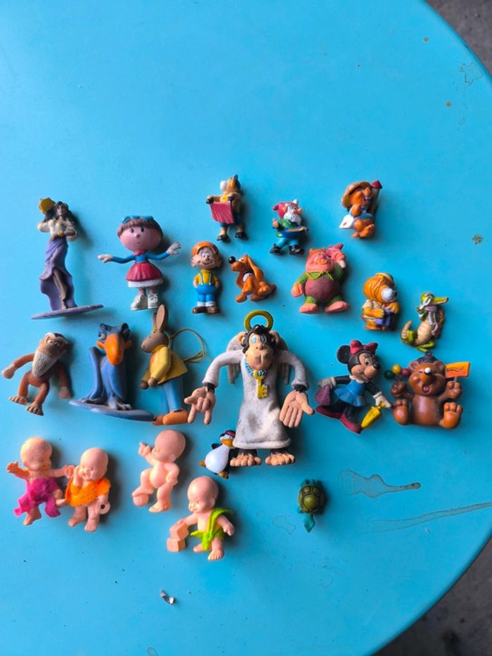 Lots de 20 figurine année 1980
