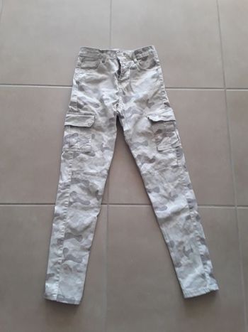 Pantalon imprimé militaire beige en 34 JENNYFER TBE